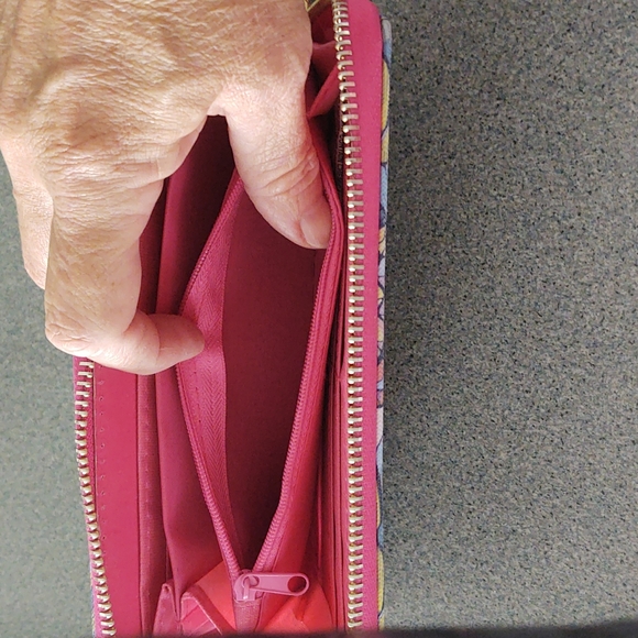 Ladies Wallet - Picture 5 of 7